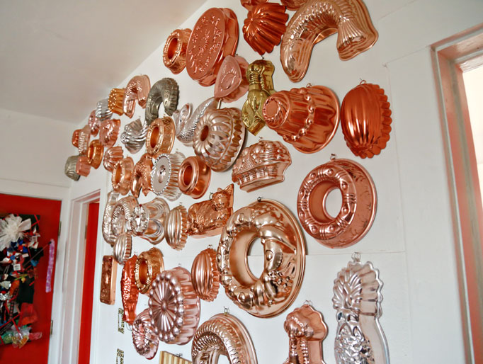 copper-moulds-wall-collection-aunt-peaches-682